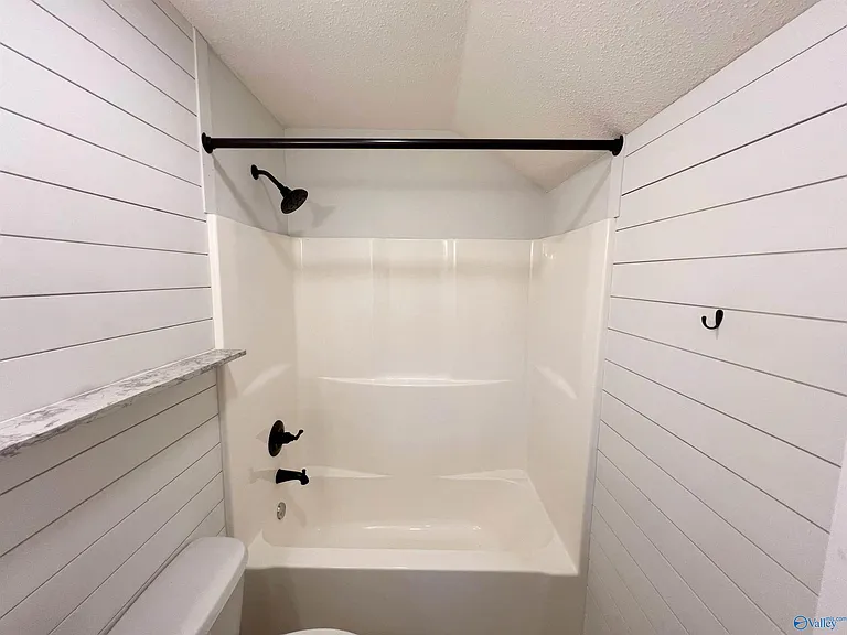 470 Shamrock Dr — Photo 28