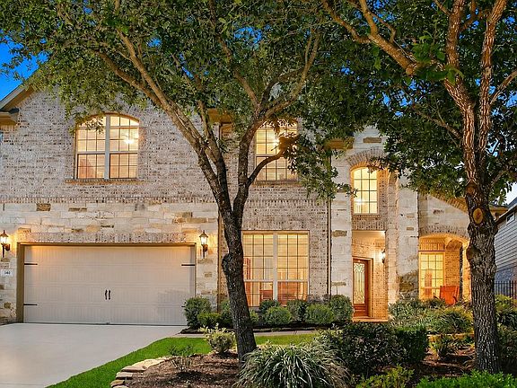 2nd image of 146 Hearthshire Cir