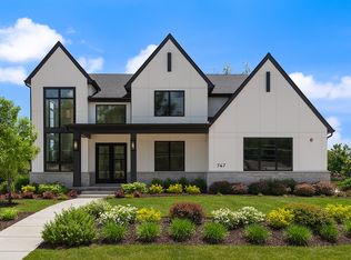 11901 Heritage Dr, Burr Ridge, IL 60527