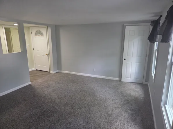 118 Gooding St APT 2, Lockport, NY 14094