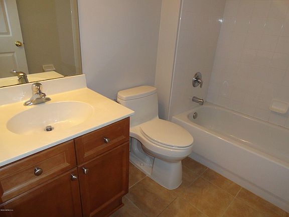 4th image of 12841 Longview Dr W
