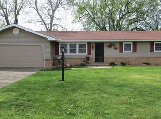 2323 S Ingram Mill Rd, Springfield, MO 65804