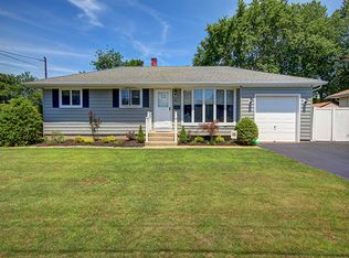 31 David Ln, Ronkonkoma, NY 11779