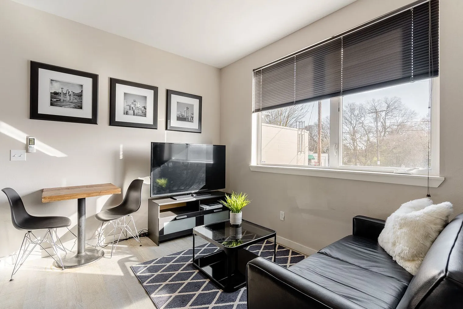 1 bed, 1.0 bath, 279 sqft, $2,097 — Photo 4