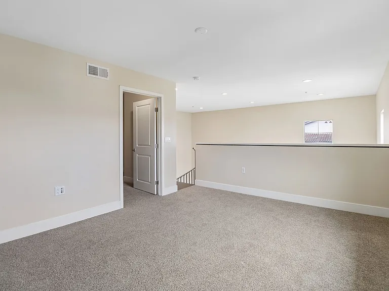 Floorplan I 3br, 2ba loft