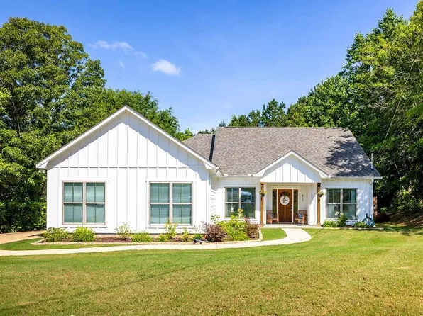 617 Lee Road 379, Smiths Station, AL 36877