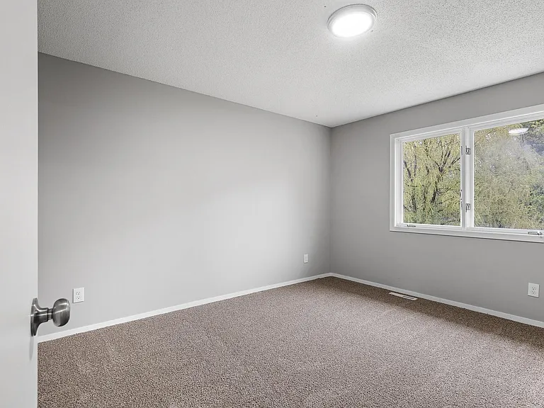 5801 Covington Ter — Photo 12