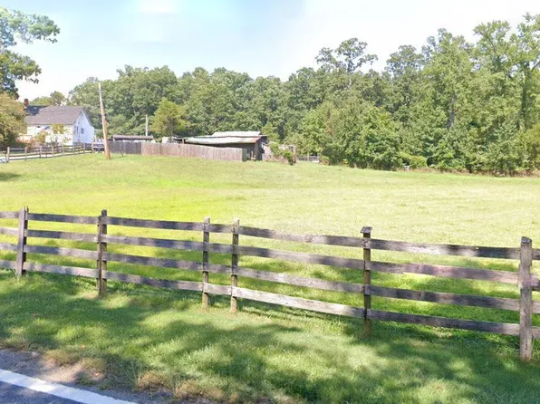 8215 Springfield Rd, Glenn Dale, MD 20769