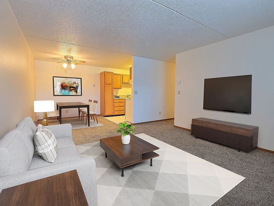 Fargo, ND Alden Pines Apartments | Living