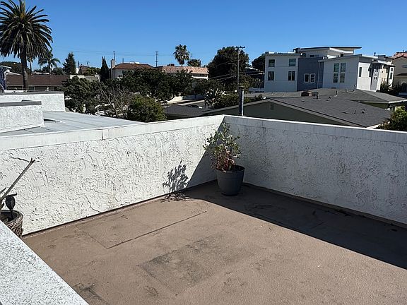 5th image of 305 S Lucia Ave #4