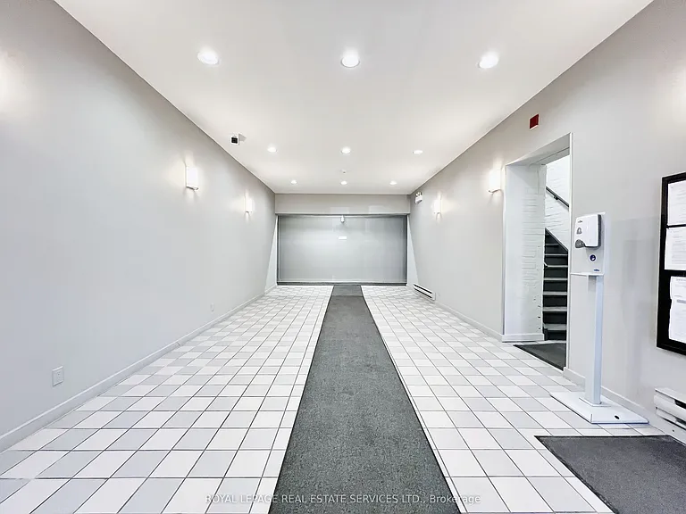 365 Dundas St E #201 — Photo 22