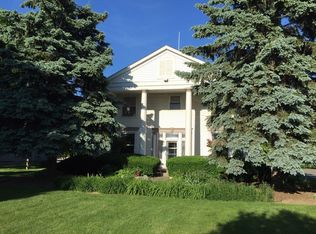 1831 S Oplaine Rd, Libertyville, IL 60048