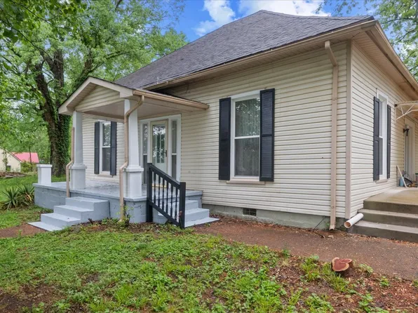 1049 Depot St, Culleoka, TN 38451