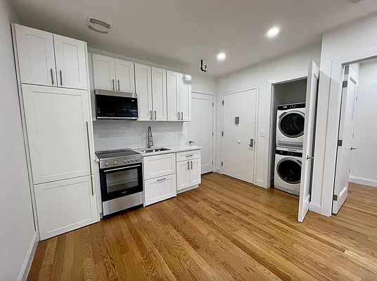 Rented by REAL New York | media 11