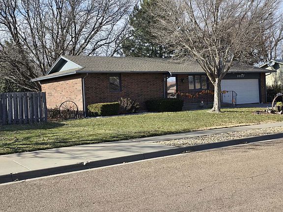 2nd image of 2913 Windmill Dr