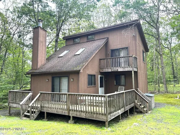 103 Saddlebrook Ln, Lords Valley, PA 18428