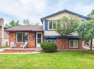 903 E Sunnybrook Dr, Royal Oak, MI