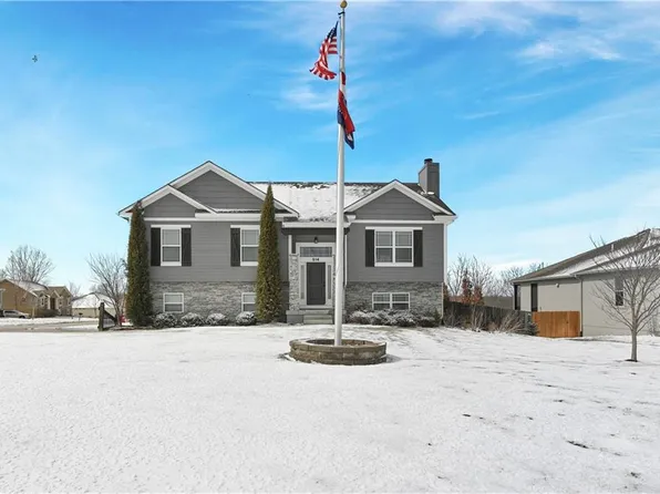 514 N Bynum Rd, Lone Jack, MO 64070