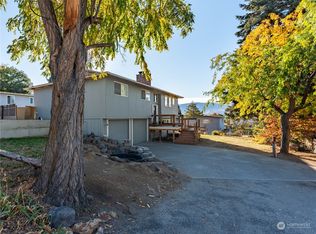 1722 8th St NE, East Wenatchee, WA