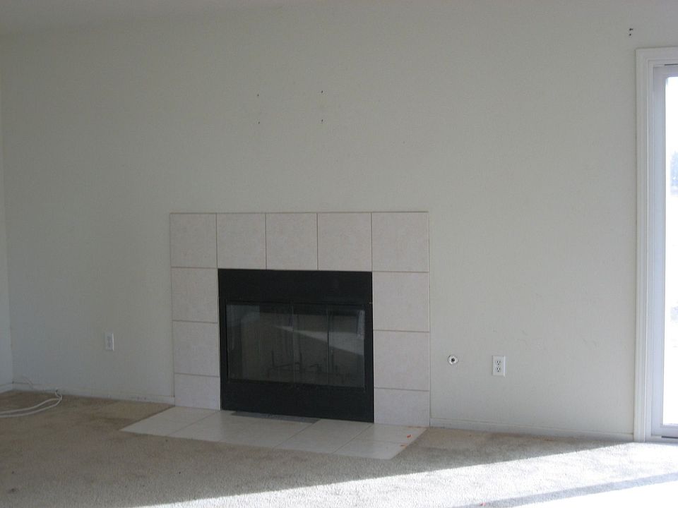 2nd image of 40604 176th St E