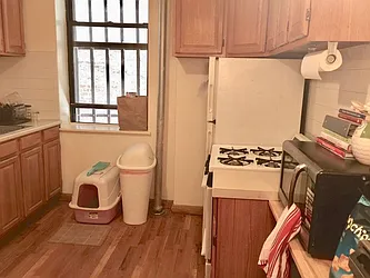 Rented by Warren T Real Estate Corp.