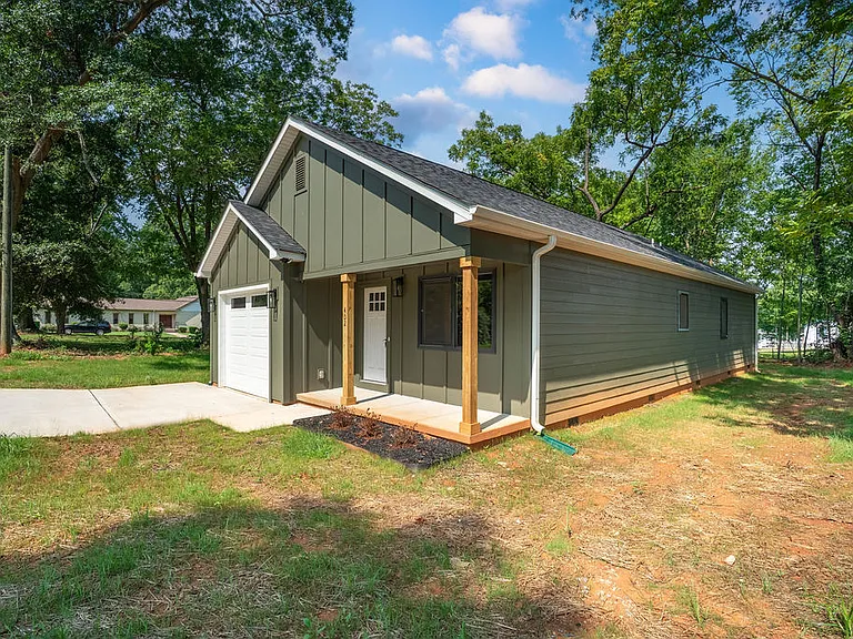 402 Roberts Aly — Photo 4