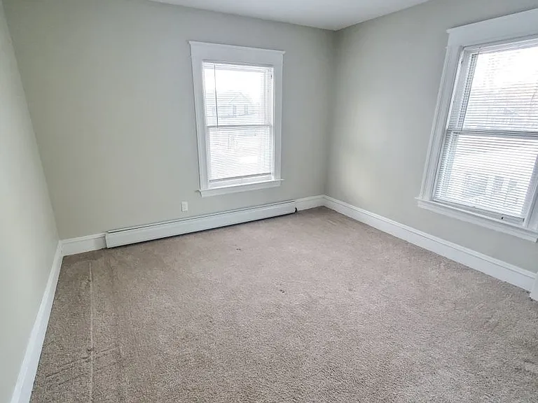 217 W 14th St — Photo 5