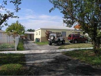2nd image of 7620 SW 16th St