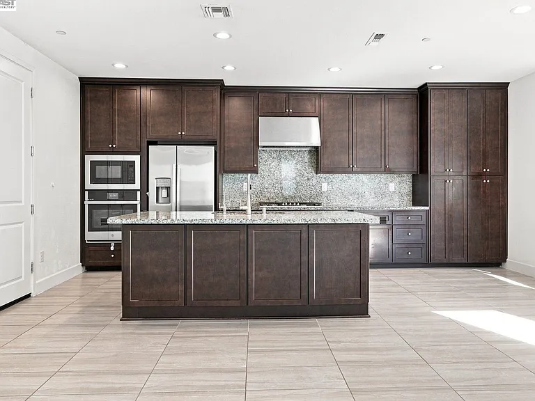 33 W Roccolino Ln — Photo 14