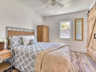 182 Fort Pond Blvd, East Hampton, NY, 11937