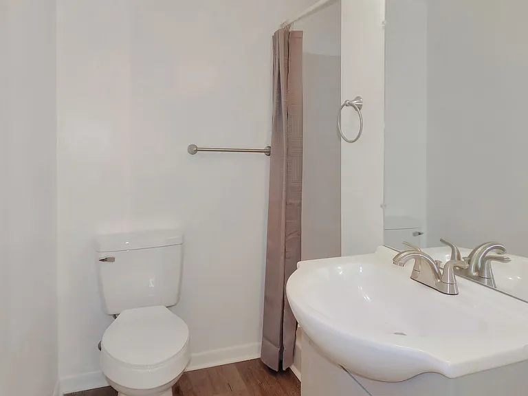 4225 Robinson Rd — Photo 13