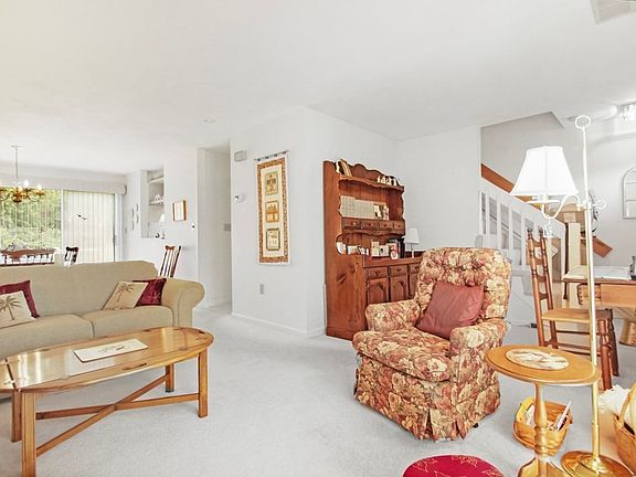 4th image of 24 Druid Hill Ave