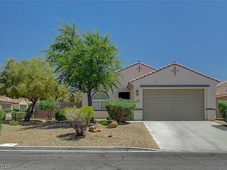 2444 Urrard St — Photo 1
