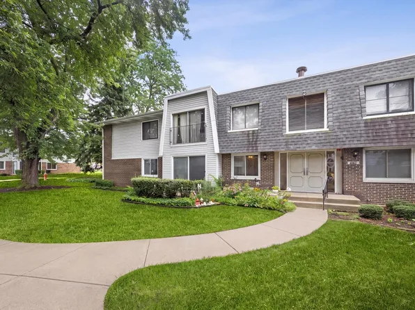 2720 Mitchell Dr APT 4, Woodridge, IL 60517