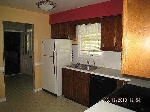 3rd image of 2940 Monticello Pl