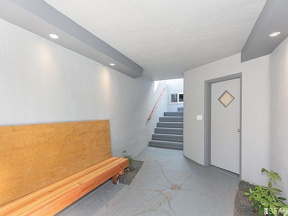 3rd image of 1754 La Salle Ave