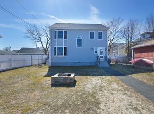 9 Elliot St, Winthrop, MA 02152