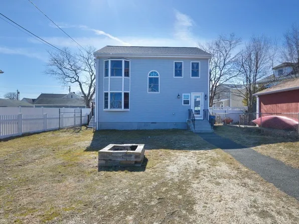 9 Elliot St, Winthrop, MA 02152
