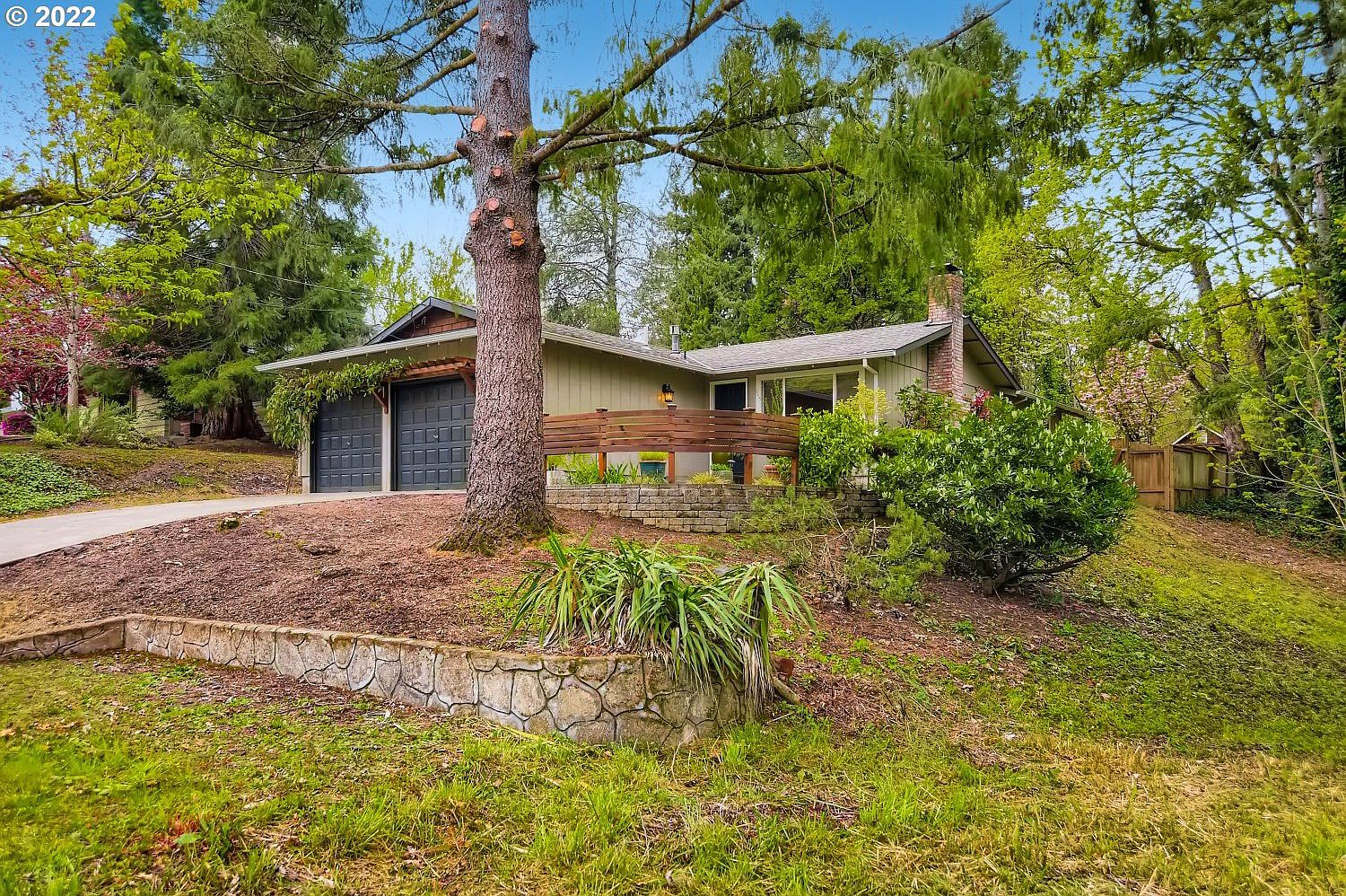 3915 Cedaroak Dr, West Linn, OR 97068 Zillow