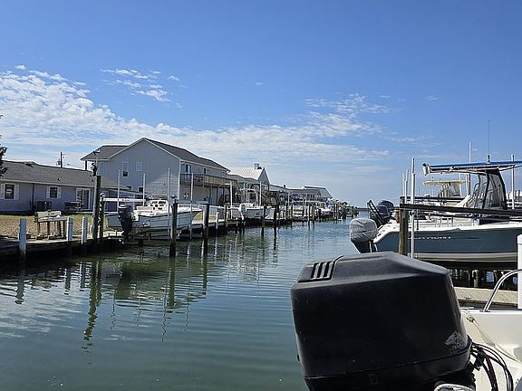 3rd image of 100 Shore Dr #Ii