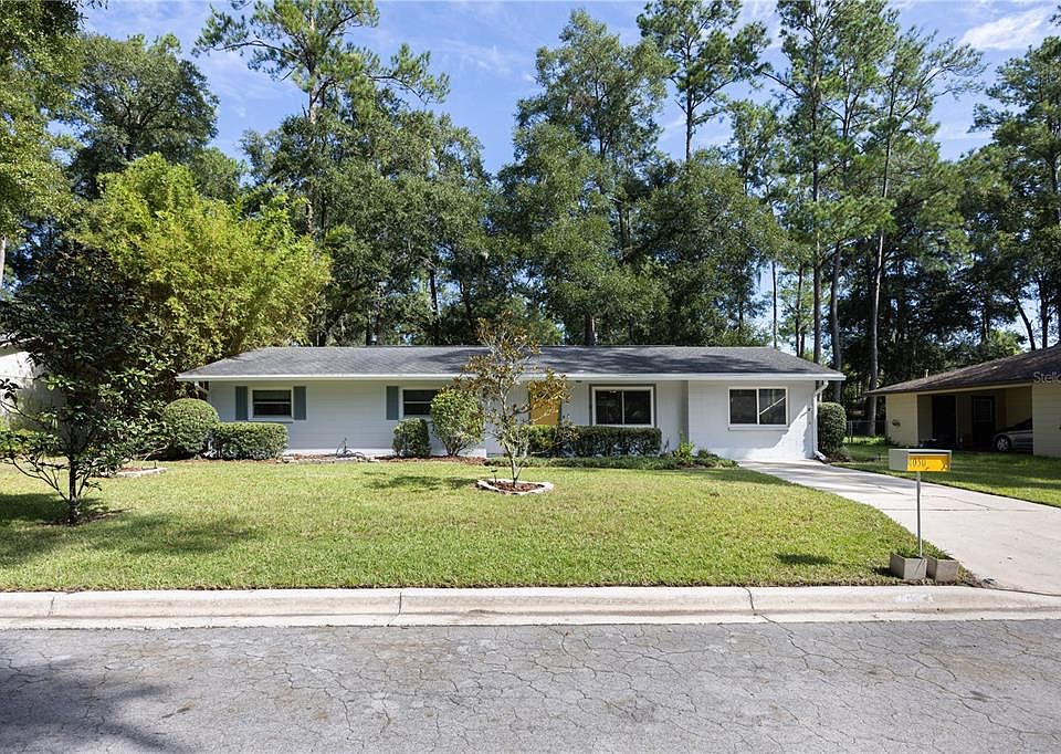 1st image of 4030 NW 17TH AVENUE