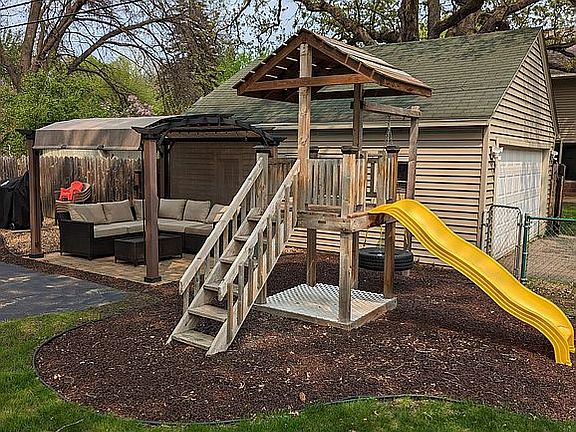 Outside Entertaining Space