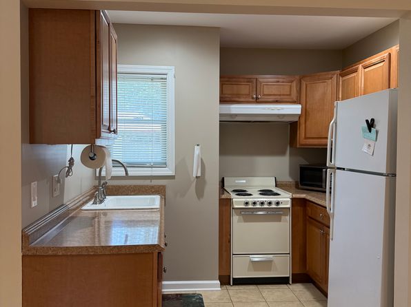 733 Myrtle Ave #3