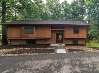 100 Cameron Rd, Forest, VA 24551