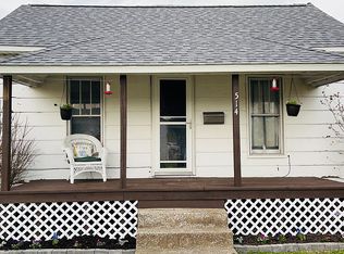 514 E Ashley St, Elkville, IL 62932