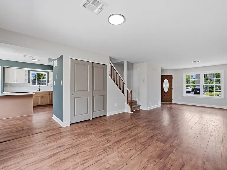 1108 Red Barn Ln — Photo 8