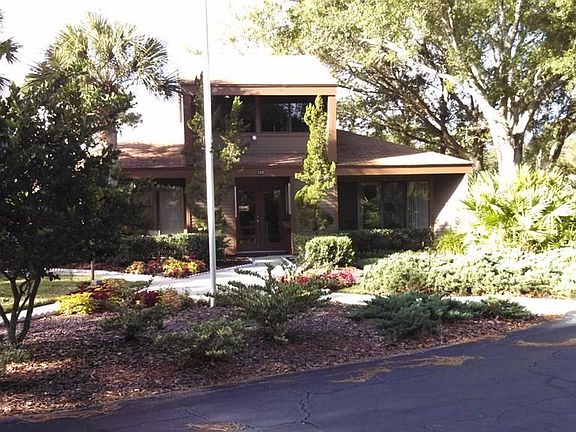 3rd image of 34 Oxford Ln