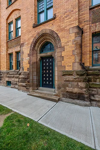Heyse Apartments Photo 1