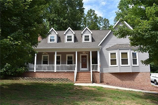 1st image of 208 Tomlinson Ct