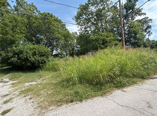 11328 E Lexington Ave, Independence, MO 64054